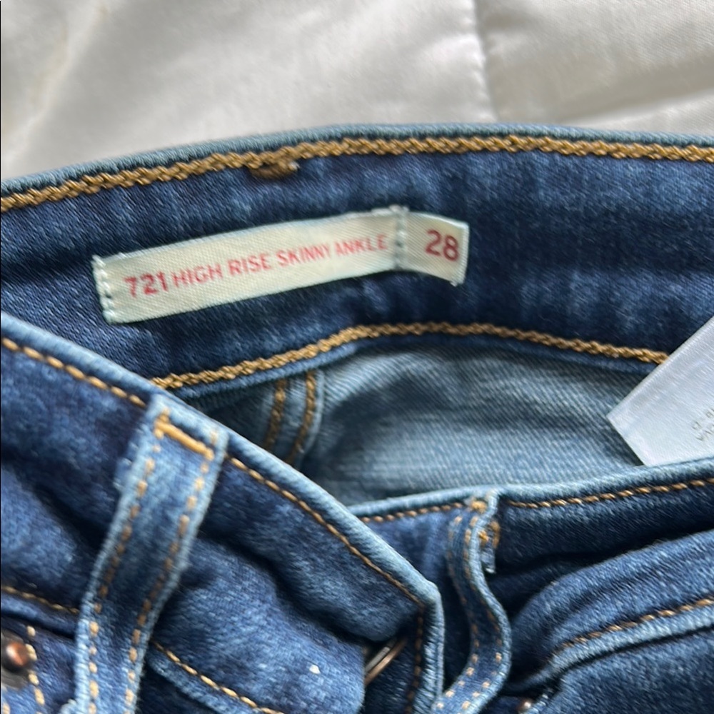 Levi's Classic High Rise Blue Denim Jeans - Picture 3 of 7